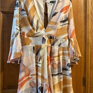 Fashion Nova women’s medium v neck tunic blouse